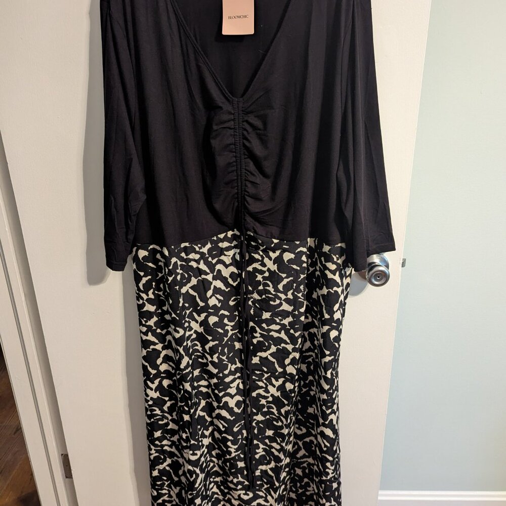 NWT Size 26 Black and Floral Midi Plus Size Dress - Picture 4 of 8